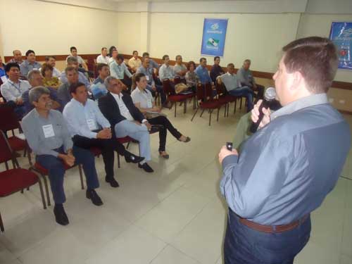 Prefeitos recebem informações sobre serviços da Sanepar Prefeitos recebem informações sobre serviços da Sanepar