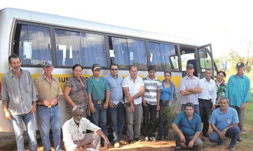 Agricultores de Tuneiras do Oeste conhecem o programa Balde Cheio