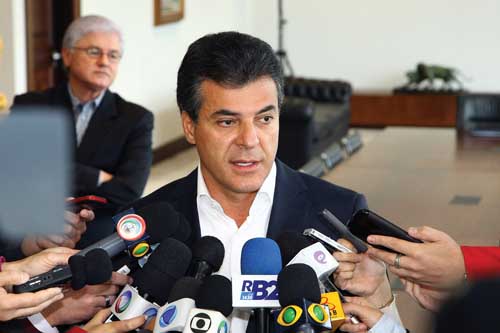 Beto Richa diz que apoia manifestações e condena atos de vandalismo Beto Richa diz que apoia manifestações e condena atos de vandalismo